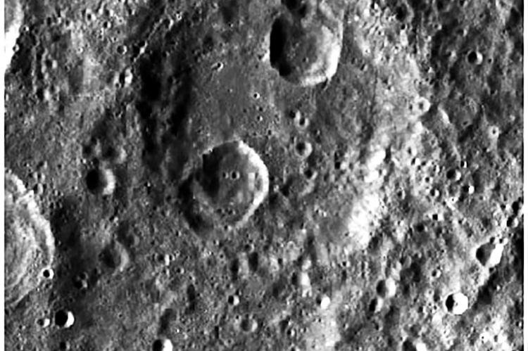 Большой кратер "Кондратюк". Обратная сторона Луны.